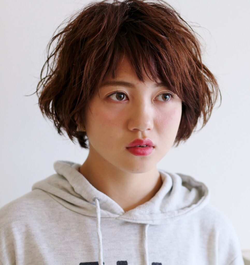 セミウェットなガーリーショートボブ
